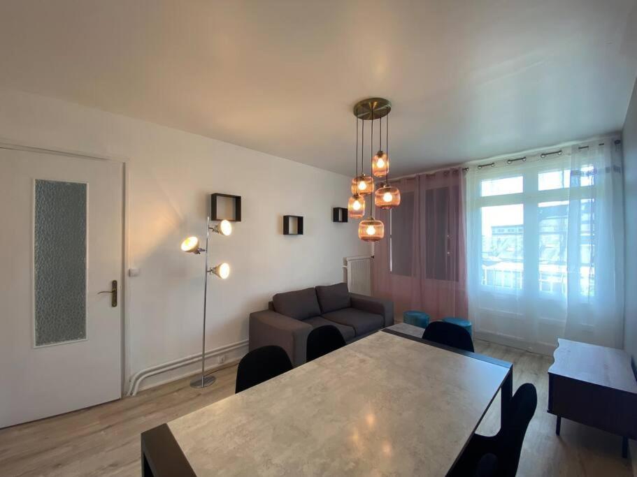 Bel Appartement Centre Ville De Vierzon Kültér fotó